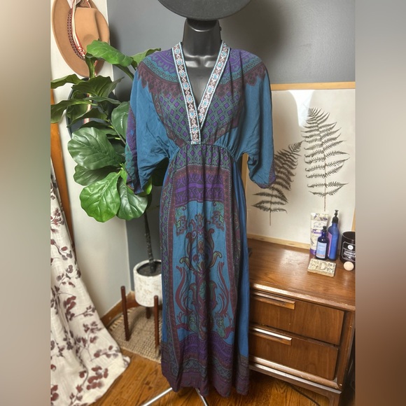 Dresses & Skirts - Bohemian Blue Maxi Dress